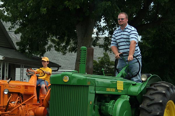 tractor-green