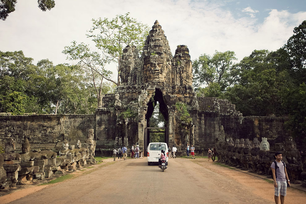 0921-0040-angkor-thom-gate